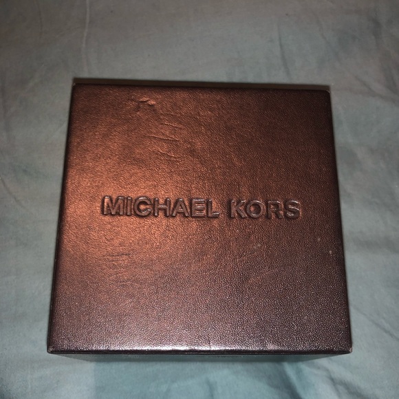 ✨ Michael Kors Watch ✨ - Picture 5 of 5